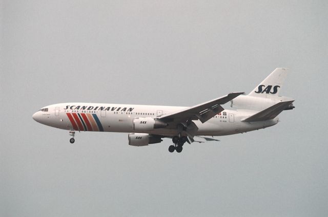 McDonnell Douglas DC-10 (OY-KDA) - Final Approach to Narita Intl Airport Rwy34 on 1989/05/06