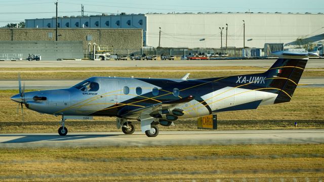 Pilatus PC-12 (XA-UWK) - Taxiing to 22 for departure.br /Jan. 3,2021