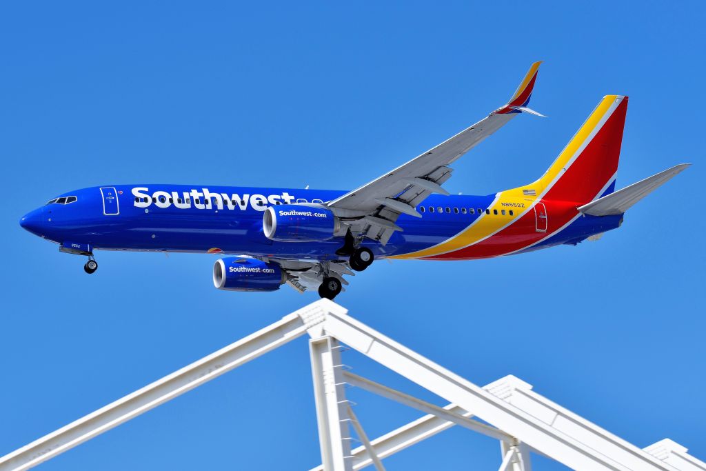 Boeing 737-800 (N8552Z) - 23-L 10-01-21