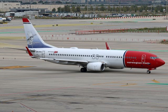 Boeing 737-800 (LN-DYH)
