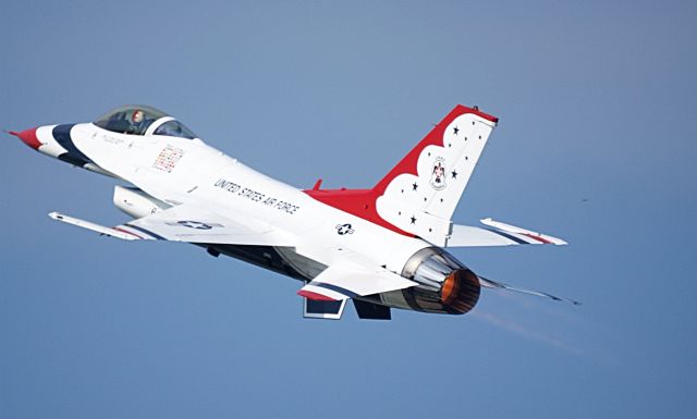 — — - USAF Thunderbird F-16 Fighting Falcon