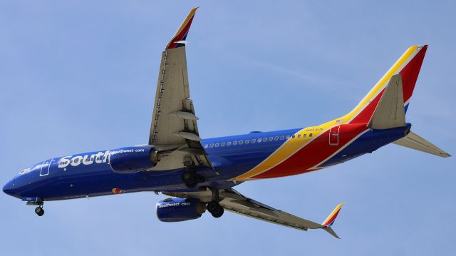 Boeing 737-700 (N8540V) - A Southwest Airlines Boeing 737-8H4(WL) on short final @ KIND. br /br /9/20/23