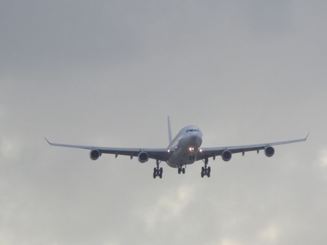 Airbus A340-300 (EC-KCL)