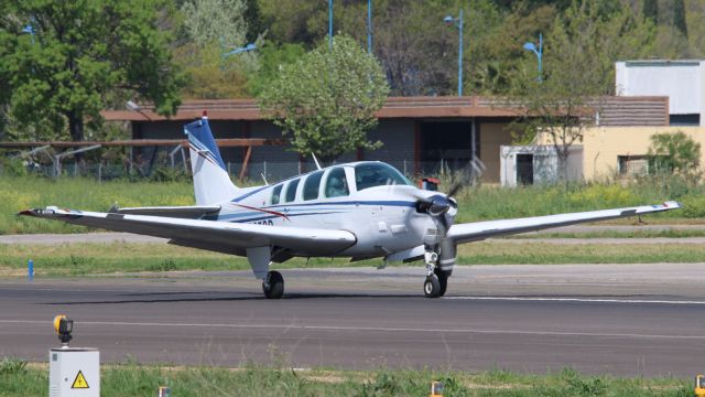 Beechcraft Bonanza (N225CR)