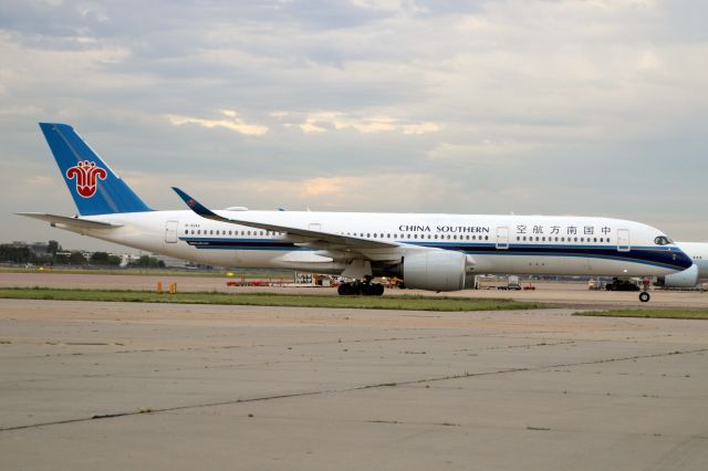 Airbus A350-900 (B-32AV) - Taxiing to Stand 425 on 24-Aug-23 operating flight CSN303 from ZGGG.