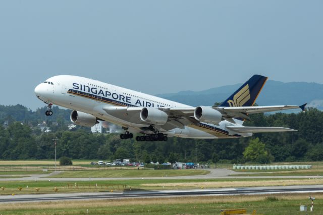 Airbus A380-800 (9V-SKP)