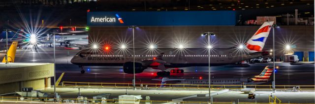 Airbus A350-1000 — - British Airways A350-1000 taxiing at PHX on 9/22/22. Taken with as Canon 850D and Canon EF 70-200mm f/2.8L IS II USM.