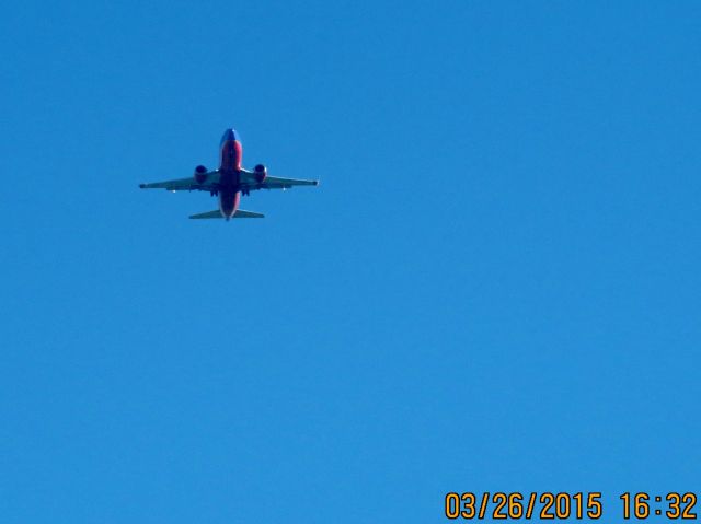 BOEING 737-300 (N652SW) - Southwest Airline flight 839 lined up on runway 36R at Tulsa International from Las Vegas.