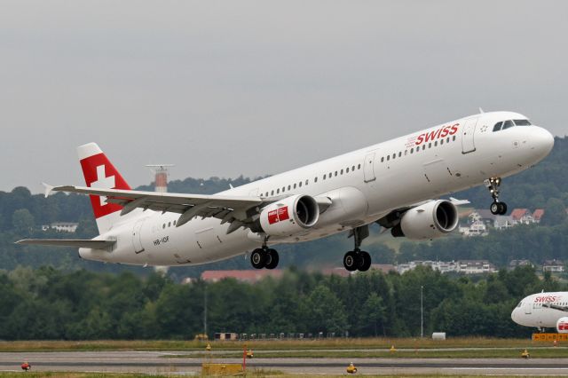 Airbus A321 (HB-IOF)