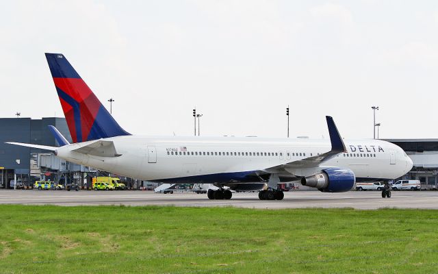 BOEING 767-300 (N178DZ) - delta b767-332er n178dz on a medical diversion to shannon while routing from brussels to atlanta 30/5/18.