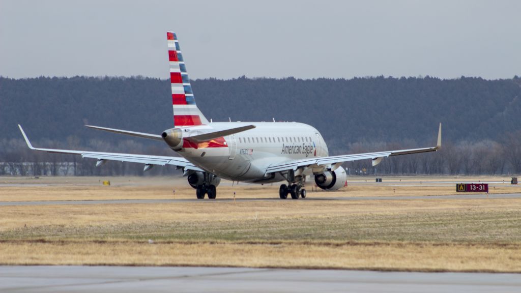 Embraer 170/175 (N763CC) - First E170 departure for MHK