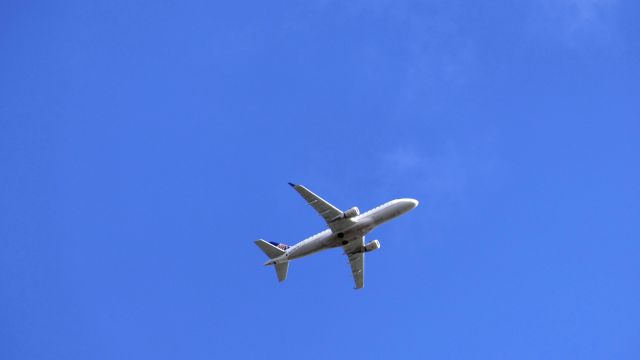 Embraer 170/175 (N647RW)