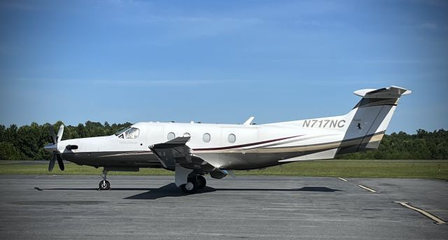 Pilatus PC-12 (N717NC) - Hanging out at KMRN