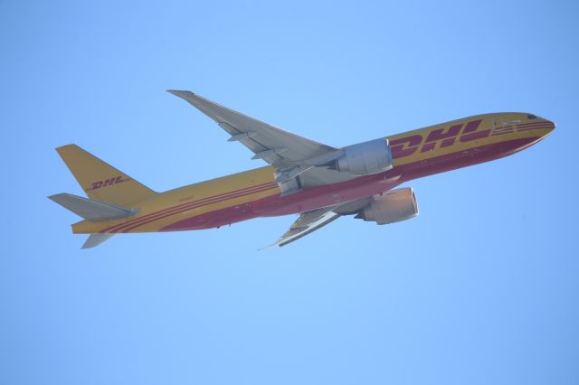 BOEING 777-200LR (N706GT)