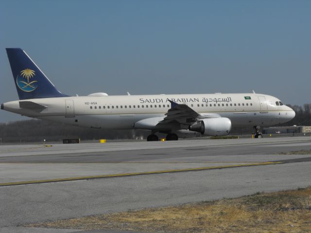 Airbus A320 (HZ-ASA)