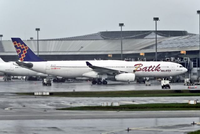 Airbus A330-300 (9M-LFD)