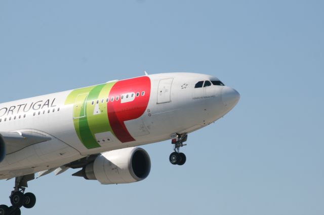 Airbus A330-300 (CS-TOO)