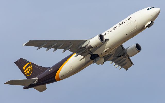 Airbus A300F4-600 (N140UP)
