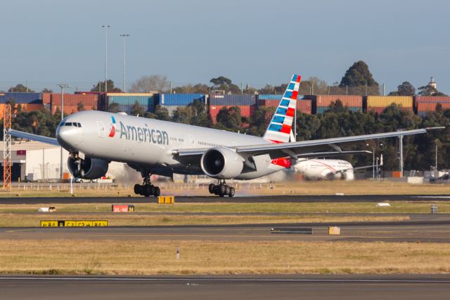 BOEING 777-300 (N736AT) - AA73/AAL73 fr. LAX Los Angeles, SYD/YSSY 07/10/2017