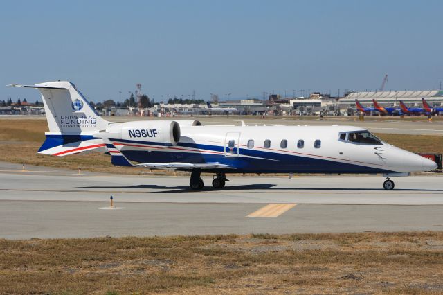 Learjet 60 (N98UF)