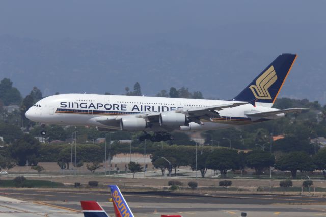 Airbus A380-800 (9V-SKK)