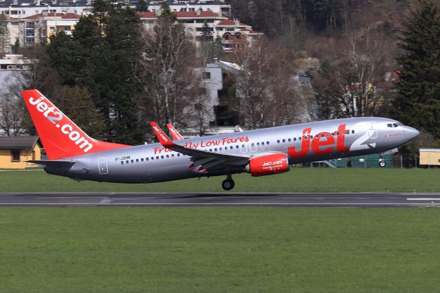 Boeing 737-800 (G-JZHR)