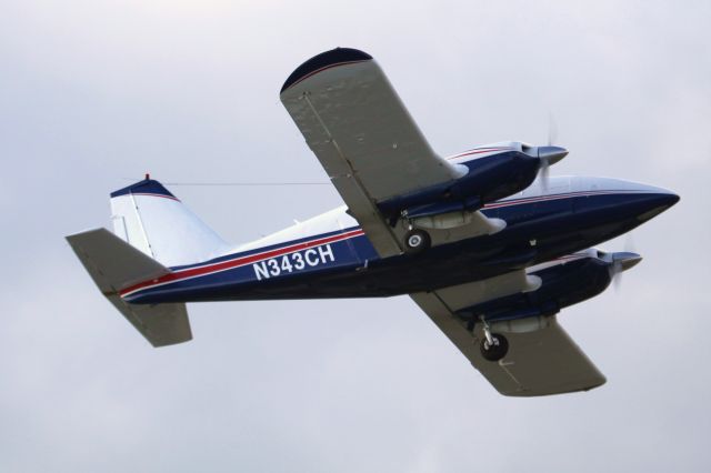Piper Apache (N343CH)