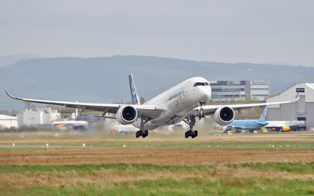 Airbus A350-900 (F-WMIL) - a350-1041xwb f-wmil crosswind testing at shannon 18/4/18.