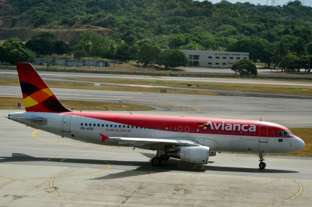 Airbus A320 (PR-AVQ)