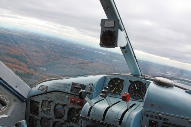 De Havilland Canada DHC-2 Mk1 Beaver (C-GDXY) - Cockpit Beaver en vol