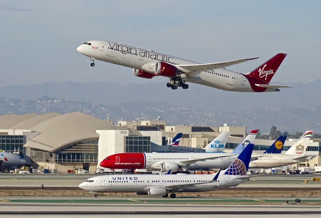 Boeing 787-9 Dreamliner (G-VSPY)