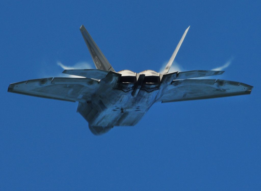 AFR03089 — - Lockheed Martin F-22 Raptor demonstration starts a power climb at Fleet Week 2012 San Francisco , CA.