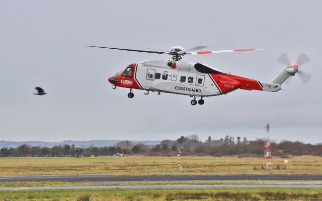 Sikorsky Helibus (EI-ICD) - head to head,irish coast guard s-92 ei-icd about to touch down at shannon 16/2/14.