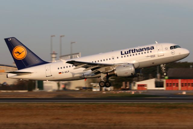 Airbus A319 (D-AILP)
