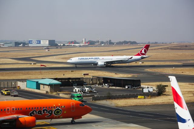 Airbus A330-300 (TC-JOI)