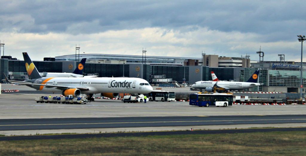 BOEING 757-300 (D-ABOL)