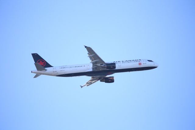 Airbus A321 (C-GJWN)