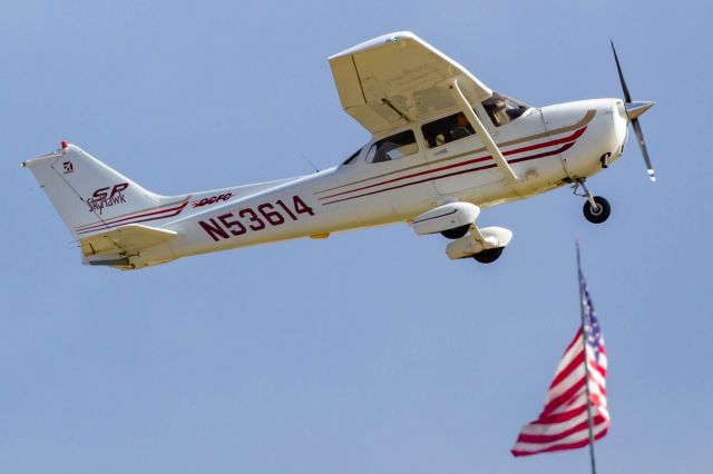 Cessna Skyhawk (N53614)