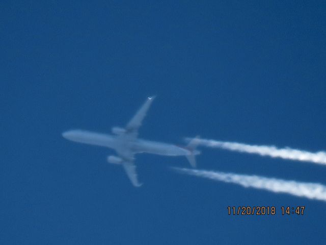 Airbus A321 (N165NN)