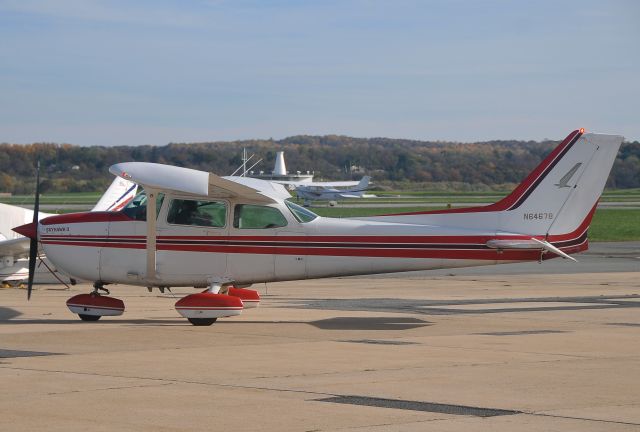 Cessna Skyhawk (N64678) - Seen at KFDK on 10/30/2010.