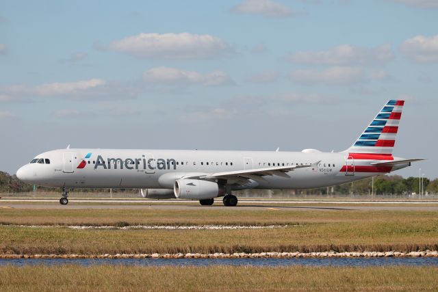 Airbus A321 (N561UW) - AAL1929 RSW-ORD 12/4/24 