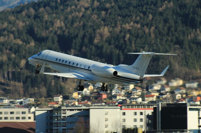 Embraer ERJ-135 (P4-KUL)