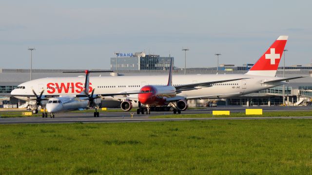 de Havilland Dash 8-400 (OE-LGD) - Prague (PRG), May 8, 2016br /br /Bombardier Dash 8-Q402, Austrian Airlines, OE-LGDbr /br /Airbus A320-214, Brussels Airlines (Red Devils Livery), OO-SNAbr /br /Boeing 777-3DE(ER), Swiss, HB-JNC