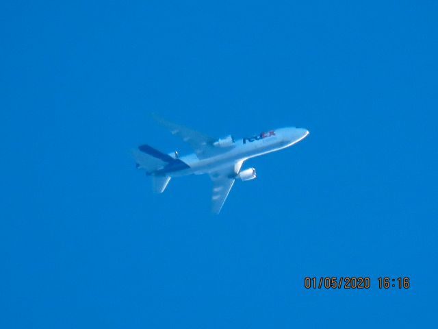 McDonnell Douglas DC-10 (N320FE)