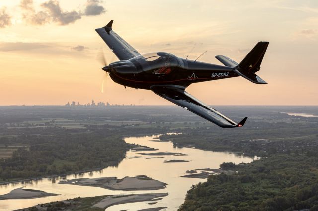 ACS Skyleader 600 (SPSDRZ) - In-flight. A2A by Andrzej Rutkowski.
