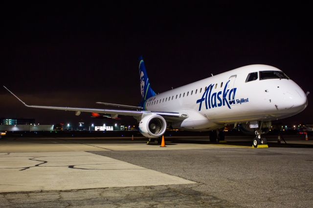 Embraer 170/175 (N178SY)