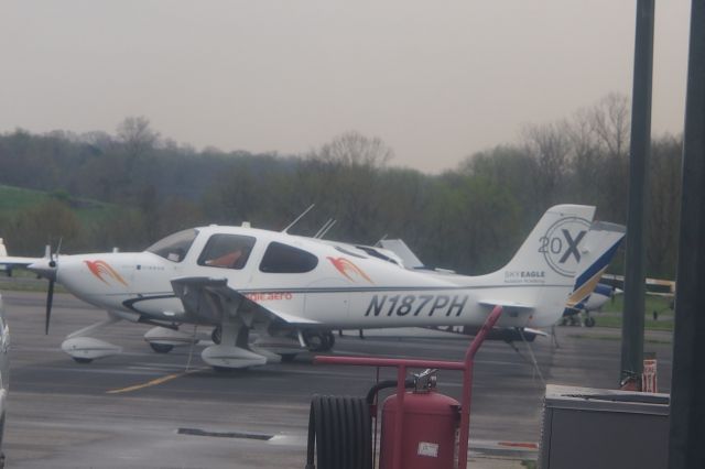 Cirrus SR-20 (N187PH)