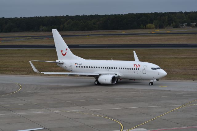 Boeing 737-700 (D-AHXE)