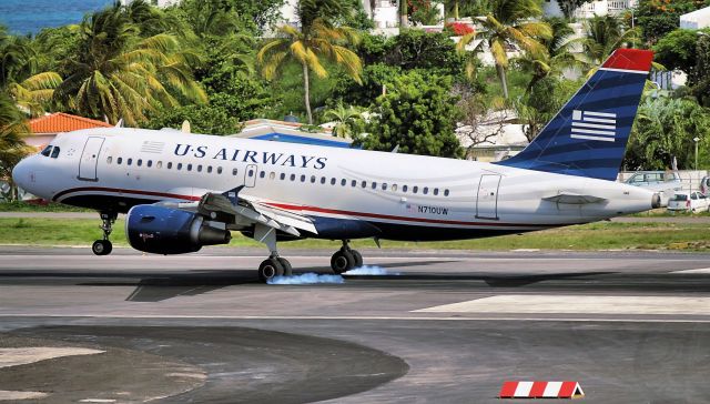 Airbus A319 (N710UW)