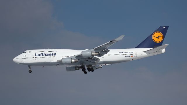 Boeing 747-400 (D-ABVR)